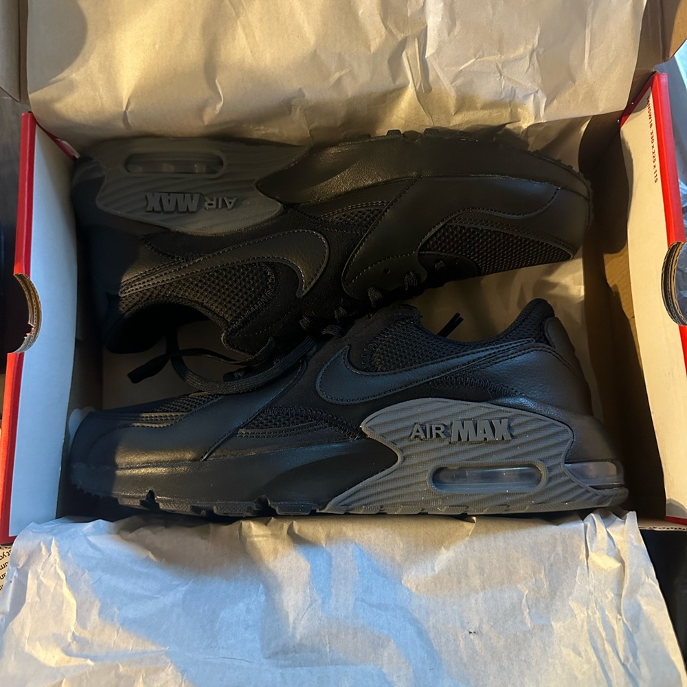 Brand new MENS Nike Air Max Excee